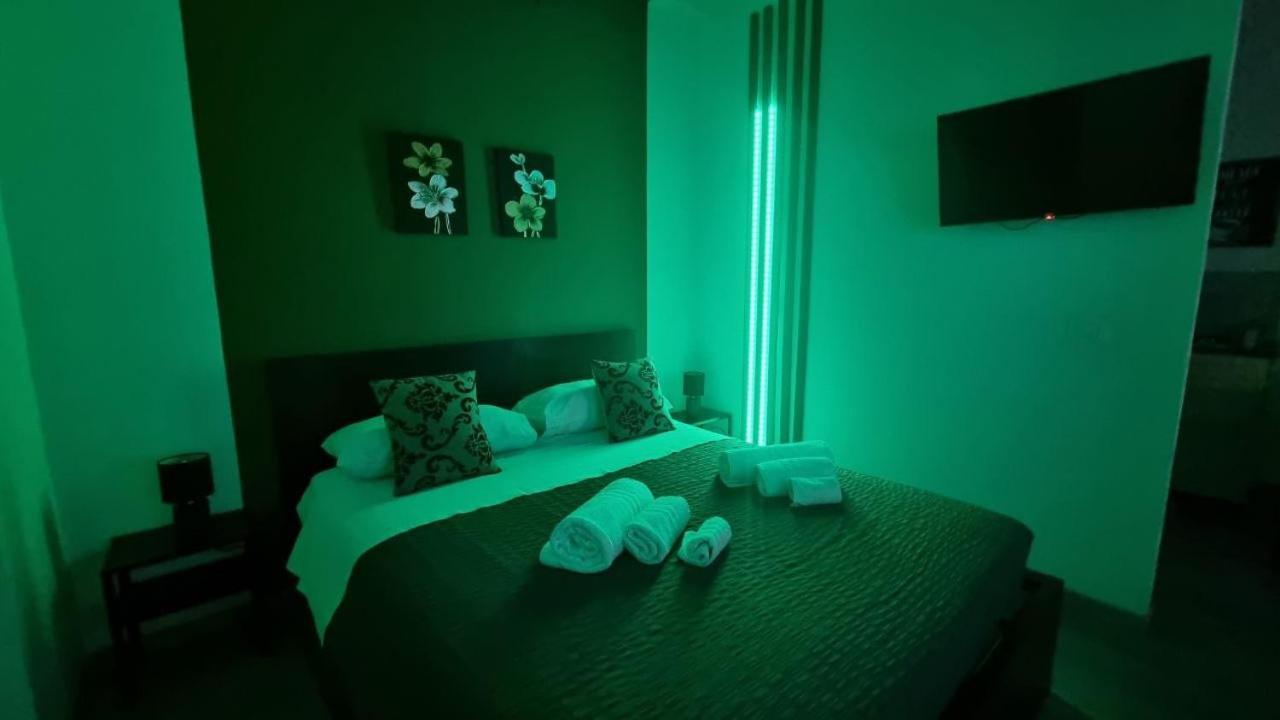 Enne'S Apartments In The Heart Of Palermo Bagian luar foto